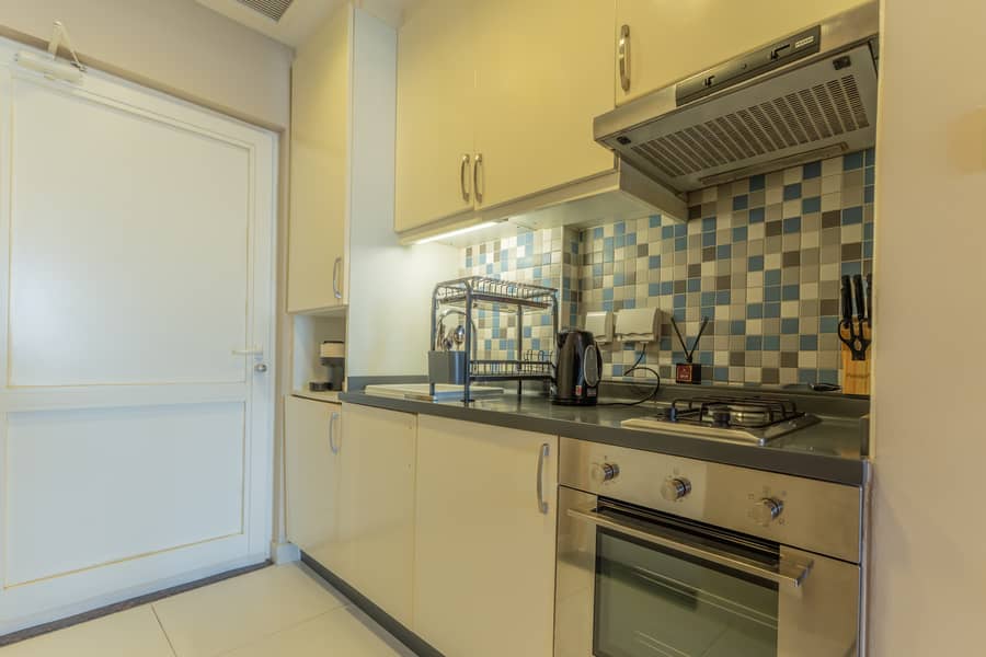 19 Kitchen 2. jpg