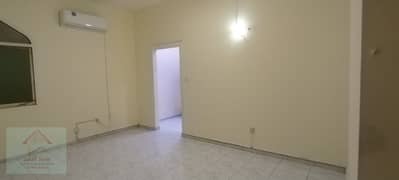 شقة في المشرف 1 غرفة 50400 درهم - 7445008