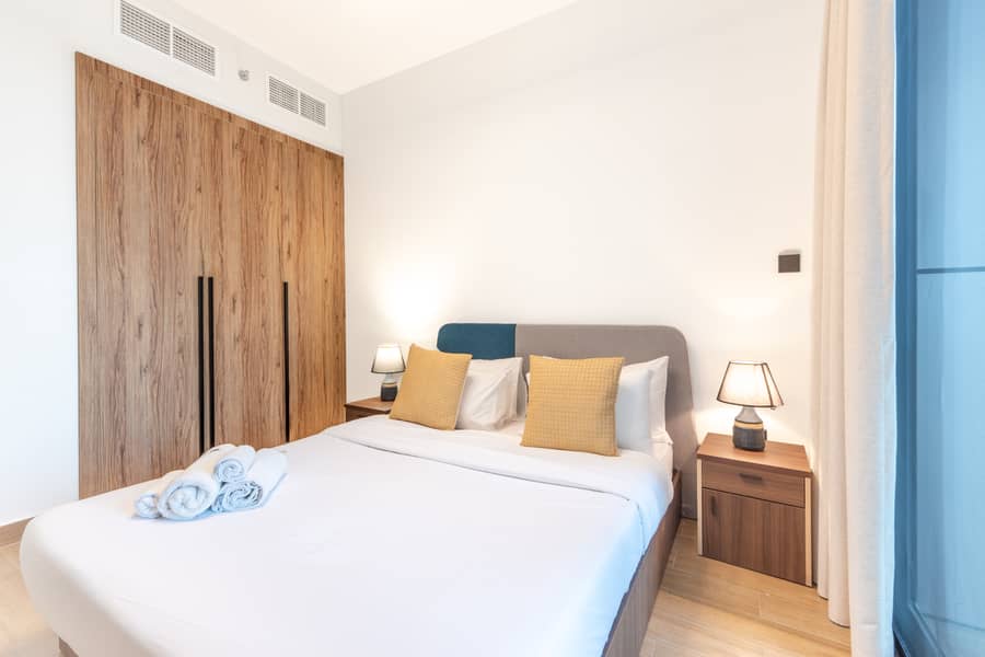 6 Bed 2. jpg