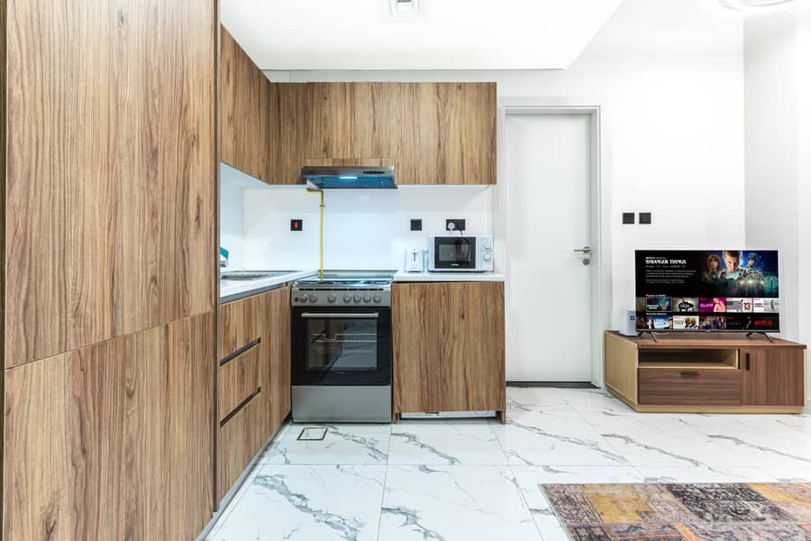 9 Kitchen 2. jpg