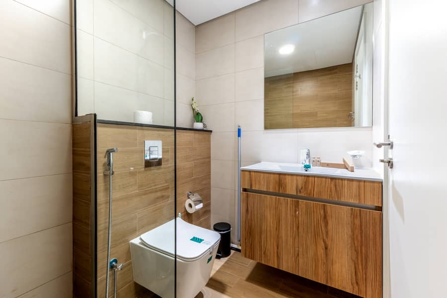 11 Washroom 1. jpg