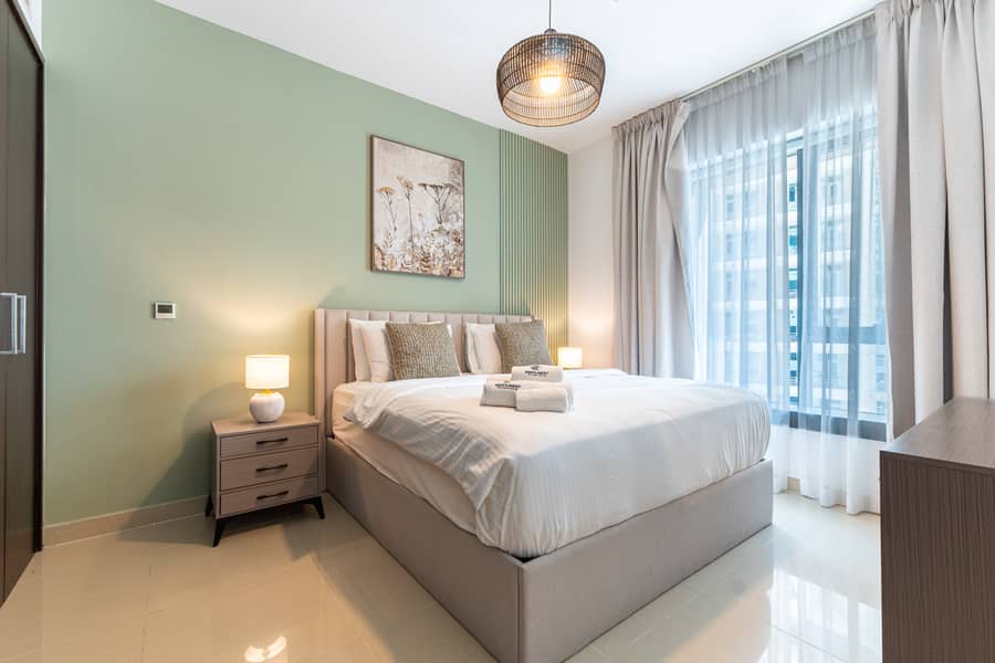 6 Bed 1. jpg
