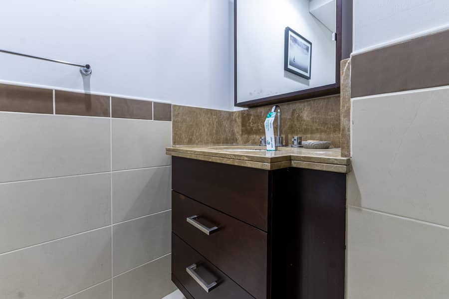 11 Washroom 2.2. jpg