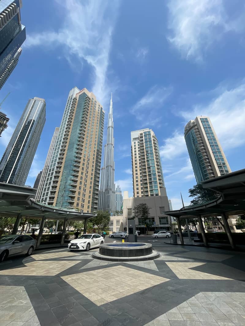 32 Building Entrance Area 1. jpg