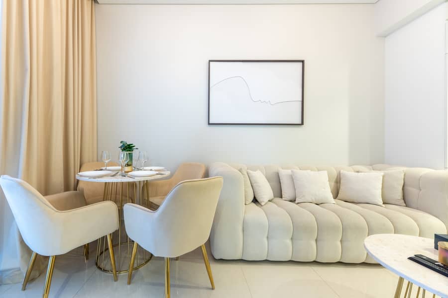 5 Dining 1. jpg