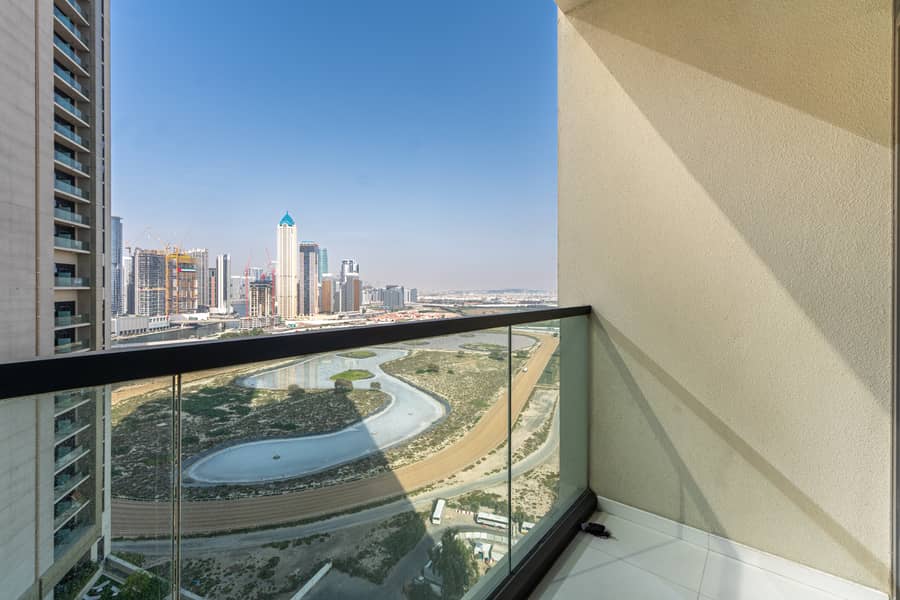 19 Balcony 1. jpg