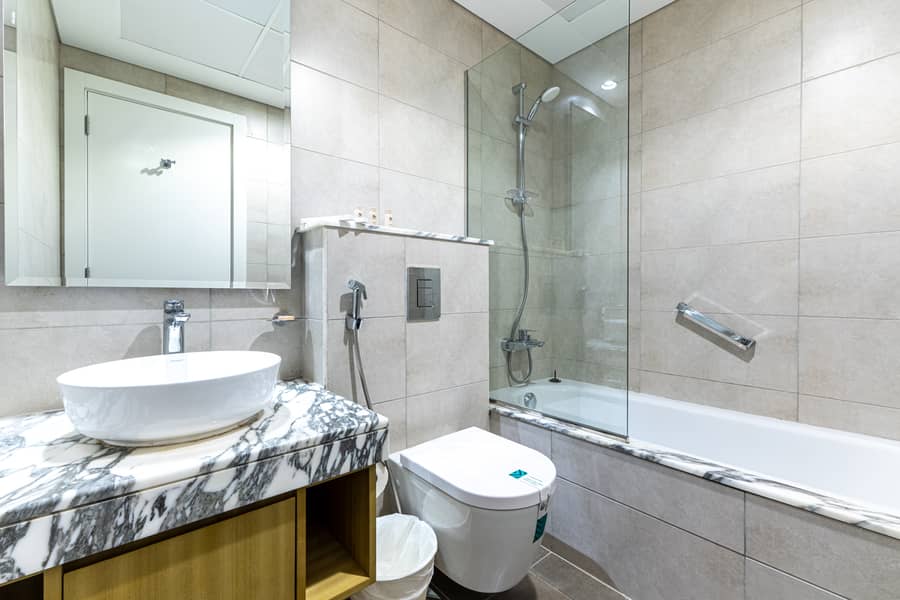22 Washroom 2.2. jpg