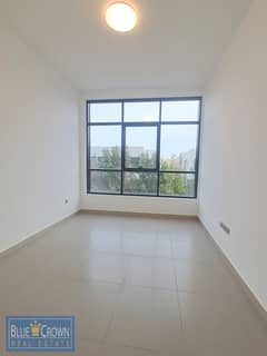 Spacious 1BHk apartment | Near to metro | villas view | laundry room