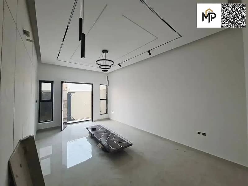 4 807033455-1066x800 (1). webp