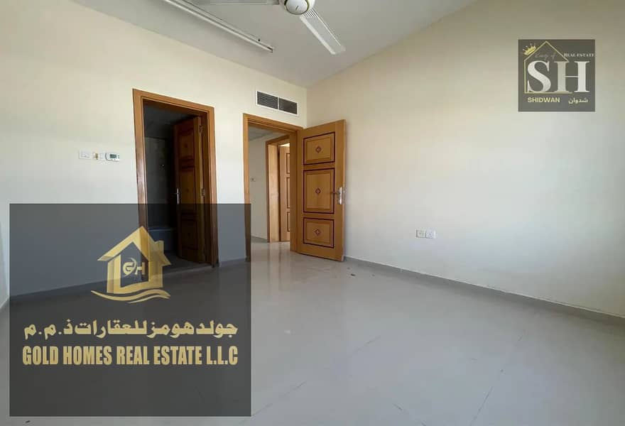 13 12832536-87ac8o. webp