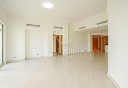 2 Bedroom Flat for Sale in Palm Jumeirah, Dubai - Beautiful Community View | Unfurnished | Maids Room