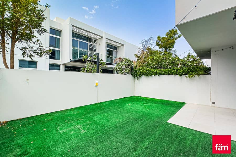 3 Bedrooms Type A Middle Unit Close To Pool 3 Bedrooms Type A Middle Unit Close To Pool