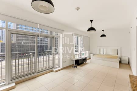 Studio for Rent in Downtown Dubai, Dubai - Bright Studio | Well Maintained | Ready to Move in