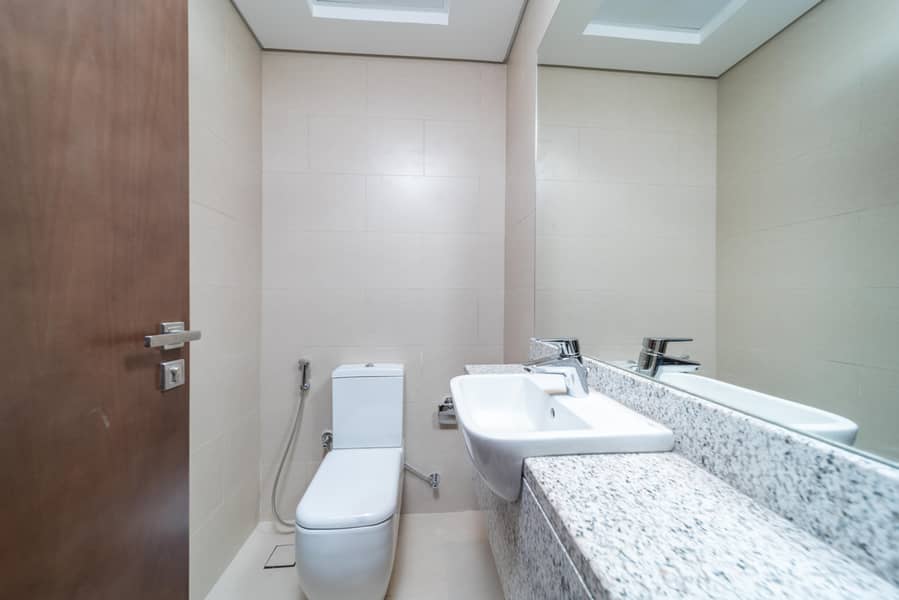 8 1117 - 2 BR-18. jpg