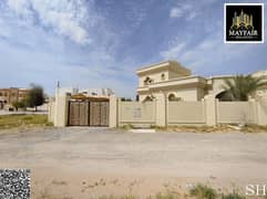 فرصة استثنائية للسكن في فيلا فاخرة في منطقة الرحمانية. تتميز هذه الفيلا بتصميمها الرحب والعملي الذي يوفر الراحة والخصوصية، وهي مثالية للعائلات الباحثة