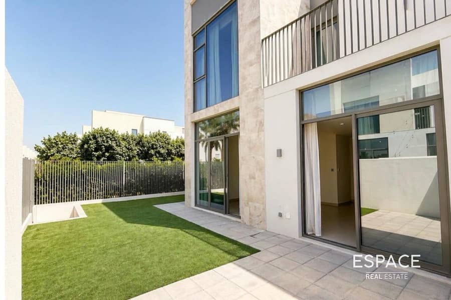 House in Dubai - View 2
