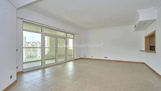 2 Bedroom Flat for Rent in Palm Jumeirah, Dubai - Partial Views | High Floor | Available