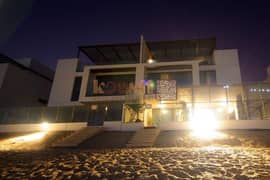 مطلة على الشاطئ | مفروشة بالكامل | مسبح خاص | غرفة خادمة