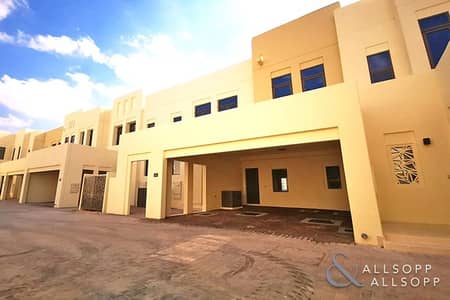 Available | 4 Beds Upstairs | Maids | Open Plan Available | 4 Beds Upstairs | Maids | Open Plan