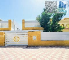 فيلا كبيرة***05 غرف نوم رئيسية***صالة معيشة كبيرة وموقف سيارات كبير***الروضة***عجمان