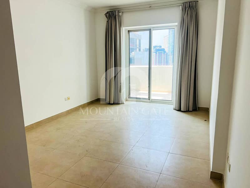 Vacant Spacious Layout High Floor Prime Location Vacant Spacious Layout High Floor Prime Location