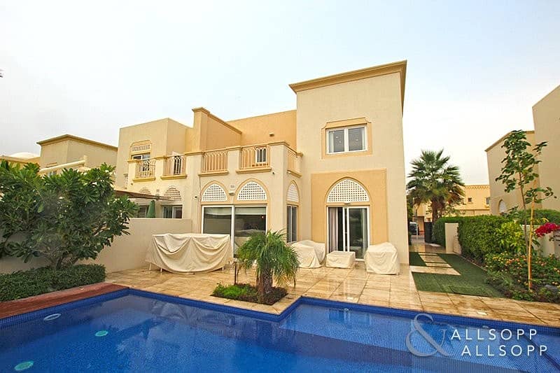 EXCLUSIVE | Fully Upgraded | 3 Bedrooms