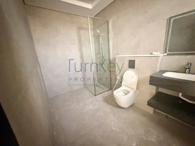 8 eed59b99-437c-4dde-b453-ab2843fd334f. jpg