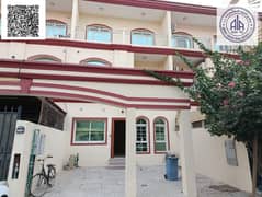 فيلا أبتاون للإيجار السنوي في منطقة الزاهية أبتاون، تقع مباشرة على شارع الشيخ محمد بن زيد.