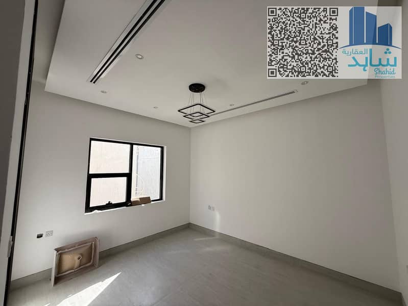 4 81622d81-561c-49b1-bc3d-f256ce31771a. jpg