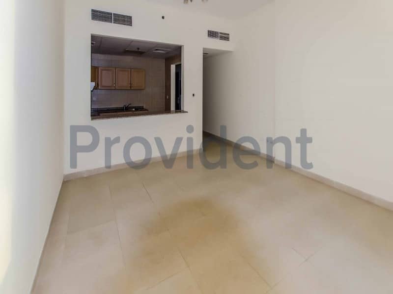 Spacious Studio | Close to School| Villa View|