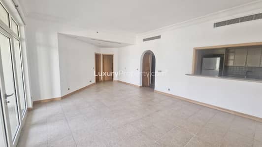 2 Bedroom Apartment for Rent in Palm Jumeirah, Dubai - Community View | Well Spaced | Low Floor