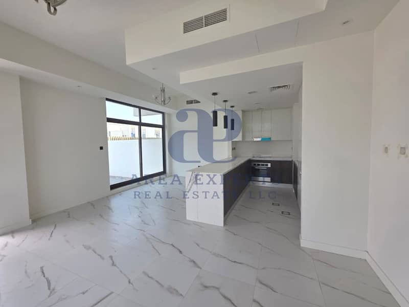 Huge Plot | Corner-Unit Villa | Area Expert - 2
