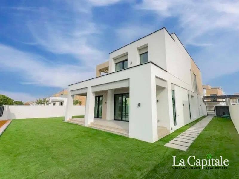BACKING A WIDE GREENBELT | STANDALONE LUXURY VILLA BACKING A WIDE GREENBELT | STANDALONE LUXURY VILLA