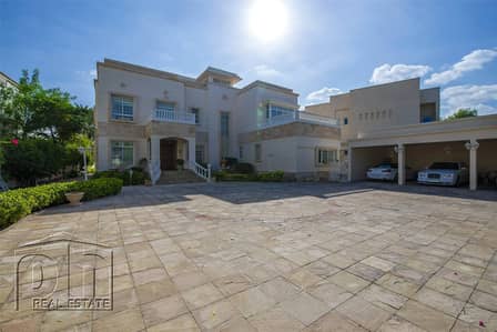 P Sector/ Lake facing / Classical family home with lovely views P Sector/ Lake facing / Classical family home with lovely views