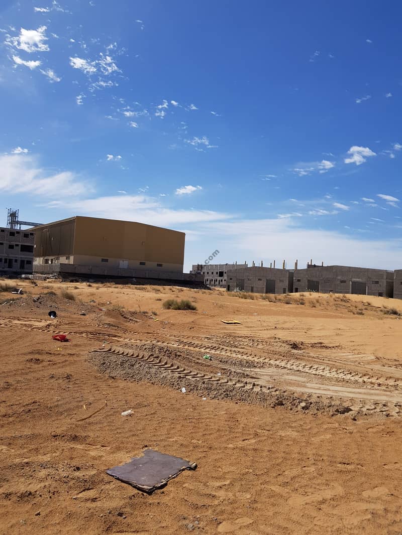 For sale land . . . . owns a 99-year expatriate in the modern industrial area of Bam Al-Quwain