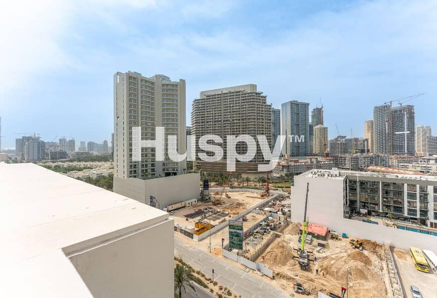 Exclusive | Top Floor | Large Layout - Image 9
