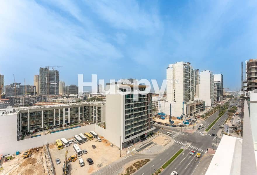 Exclusive | Top Floor | Large Layout - Image 10