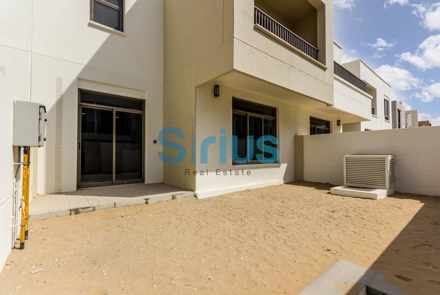 Luxury landscaped Villa with maid's room in Safi Townhouse