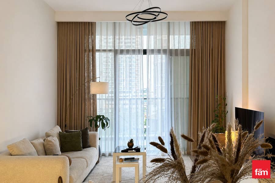 Big Layout | Open Kitchen | Premium Amenities Big Layout | Open Kitchen | Premium Amenities
