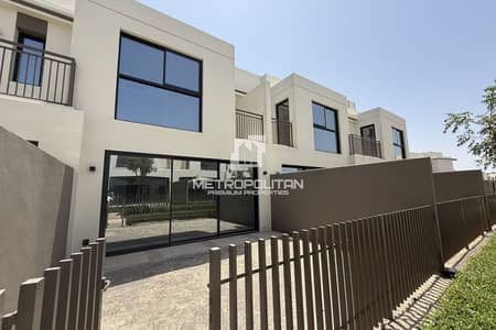 2 Schlafzimmer Townhouse zum Miete in Al Hamra Village, Ras Al Khaimah - Reihenhaus in Al Hamra Village,Falcon Island, 2 schlafzimmer, 115000 AED - 15018649 2 Schlafzimmer Townhouse zum Miete in Al Hamra Village, Ras Al Khaimah - Reihenhaus in Al Hamra Village,Falcon Island, 2 schlafzimmer, 115000 AED - 15018649