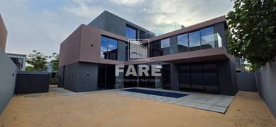 5 BR Signature Villa + Lift | Corner Unit | Distress Price