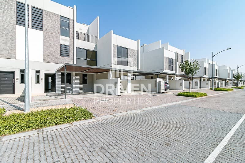 Vacant 5 Bedroom Villa | Excellent Location Vacant 5 Bedroom Villa | Excellent Location