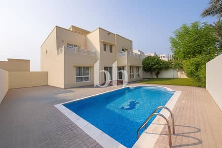 6 Camere Villa in Vendita a The Meadows, Dubai - images image img