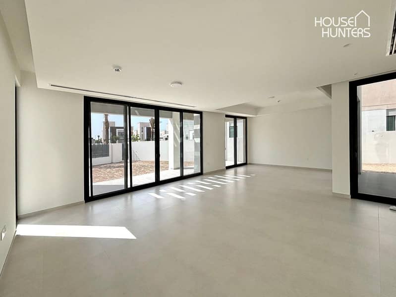 Corner Unit | Huge Plot | Backing Green Belt Corner Unit | Huge Plot | Backing Green Belt