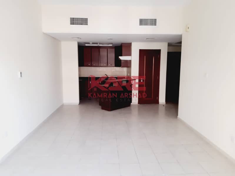 Close to Metro Spacious 1 Bedroom Close to Metro Spacious 1 Bedroom