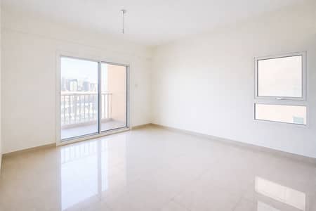 3 Cпальни Апартаменты в аренду в Дубай Продакшн Сити, Дубай - Sunny apartment with city view. png