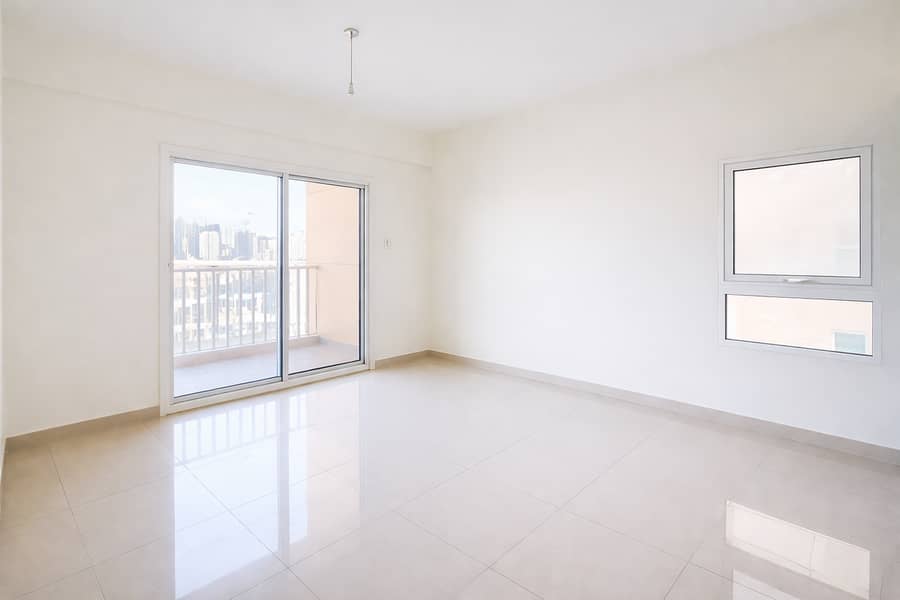 Sunny apartment with city view. png Sunny apartment with city view. png