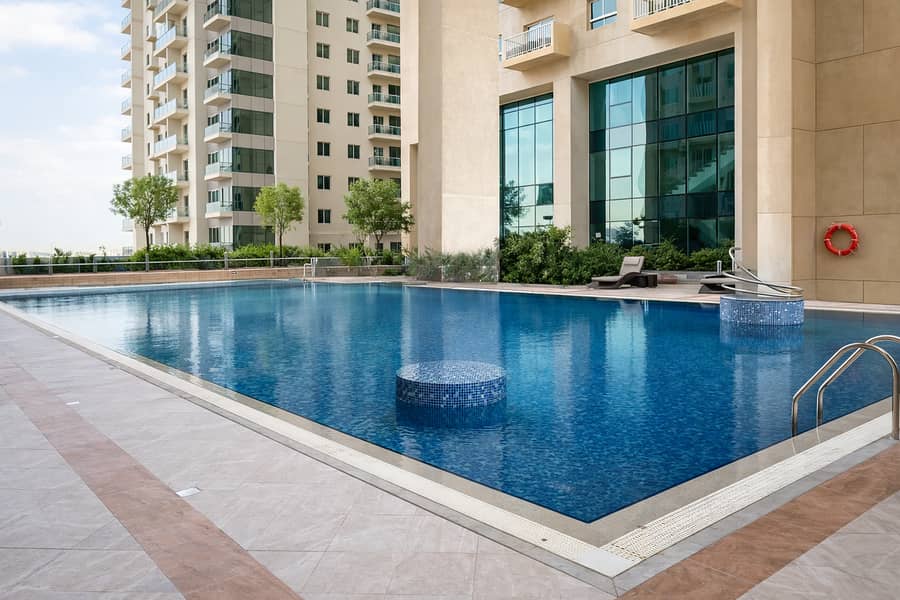 12 Urban poolside retreat in the sun. png