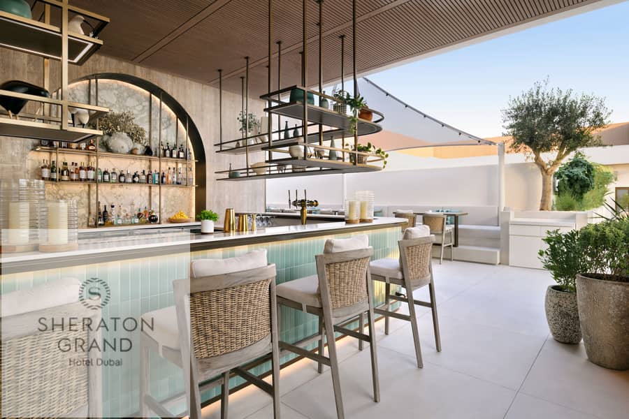 18 DXBGH_Bar During The Day. JPG