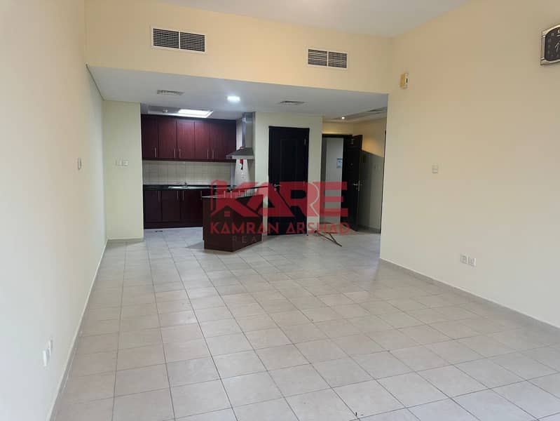 LARGE 1 BEDROOM CLOSE TO METRO LARGE 1 BEDROOM CLOSE TO METRO